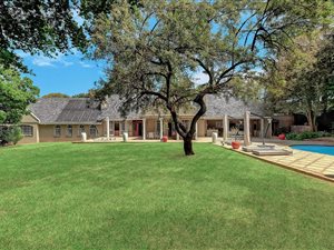 5 Bed House in Melrose