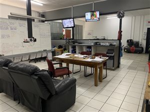 1100 m² Commercial space in New Germany