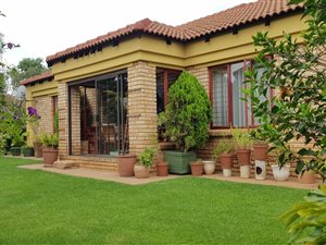 3 Bed Townhouse in Pinehaven