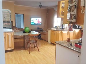 4 Bed House in Wild En Weide