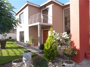 5 Bed House in Ladybrand
