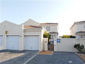 3 Bed House in Sunningdale