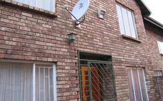 3 Bedroom Duplex in Vanderbijlpark SE3
