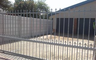 3 Bedroom House in De La Haye