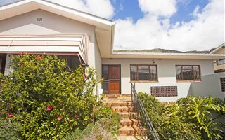 4 Bedroom House in Fish Hoek