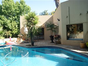 5 Bedroom House in Lyme Park