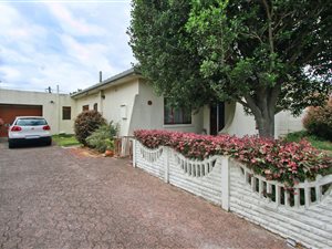 3 Bed House in Claremont