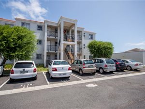 2 Bed Apartment in Somerset West Central