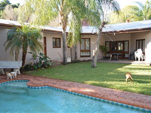 4 Bed House in Middelpos