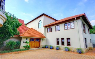 8 Bedroom House in Blackheath