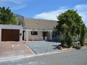 4 Bed House in Tokai