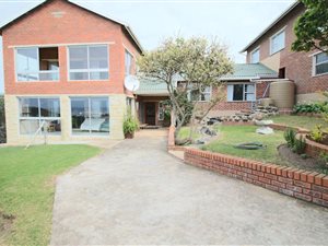 7 Bed House in Kei Mouth