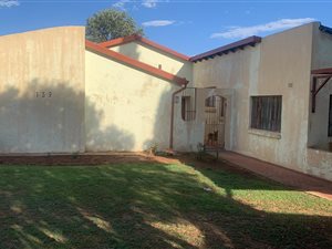 4 Bed House in Witpoortjie
