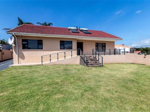 5 Bed House in Greenfields