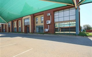 500 m² Commercial space in Halfway House