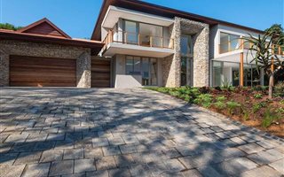 4 Bedroom House in Zimbali