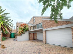 4 Bed House in Everglen