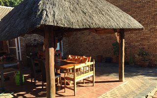2 Bedroom Duet in Garsfontein