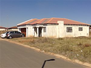 3 Bed House in Vanderbijlpark CE7