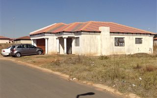 3 Bedroom House in Vanderbijlpark CE7