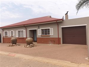 3 Bed House in Bronkhorstbaai