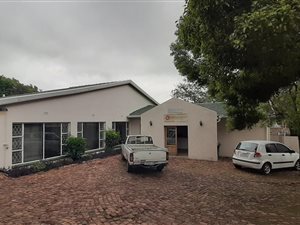 200 m² Commercial space in Windsor East