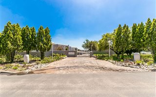2 Bedroom Apartment in Fourways