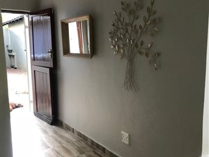 1 Bedroom Garden Cottage in Emmarentia