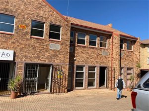 101 m² Commercial space in Fairland