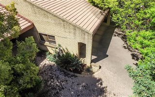 4 Bedroom House in Sonneveld