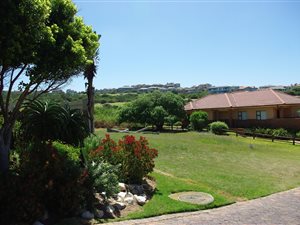 675 m² Land available in Mossel Bay Golf Estate