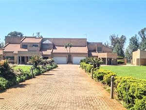 10 Bed House in Presidents Ranch