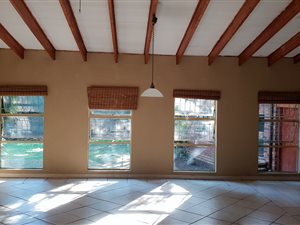 5 Bed House in Glen Austin