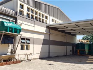 380 m² Industrial space in Springfield Park