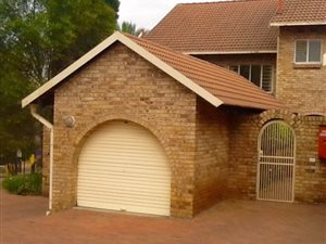 3 Bed Duplex in Morningside Manor