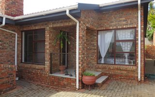 2 Bedroom Apartment in Hartenbos Heuwels