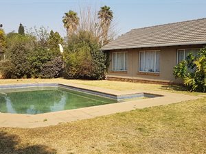 3 Bed House in Sunward Park
