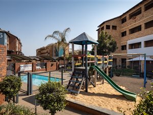 2 Bed Apartment in Roodeplaat