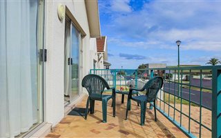 3 Bedroom Apartment in Melkbosstrand