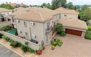 5 Bedroom House in Highveld