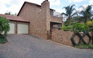 3 Bedroom Townhouse in Helderkruin