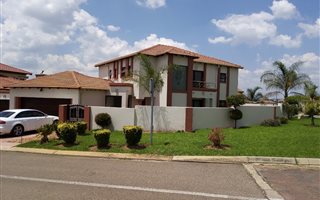 4 Bedroom House in Crescent Wood Country Estate