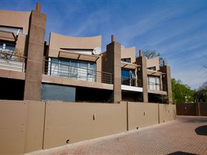 2 Bed Flat in Melrose North