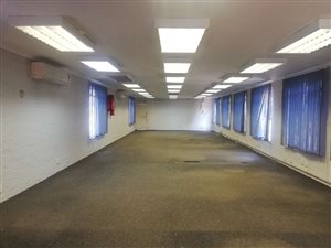 585 m² Office Space in Sea View