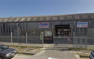 300 m² Industrial space in Blackheath