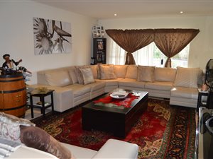 2 Bed Apartment in Bryanston West