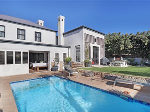 4 Bed House in Atlantic Beach
