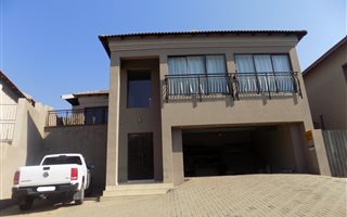3 Bedroom Apartment in Cashan