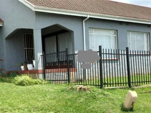 4 Bed House in Woodlands