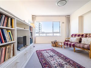 1 Bed Apartment in Three Anchor Bay